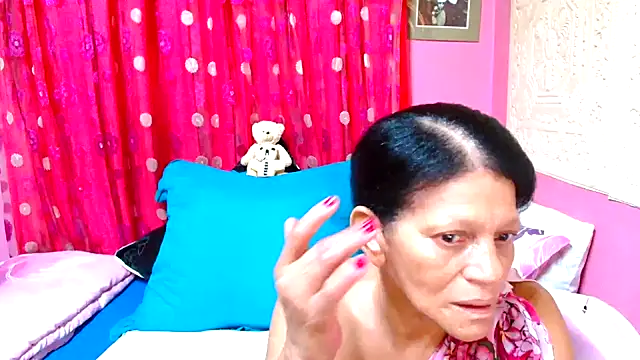 Snapshot of SLUTTYROXY chatting on January 2025 05:34:01 PM SLUTTYROXY online show from January 2025 05:34:01 PM