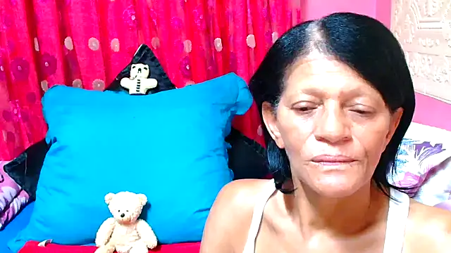 Snapshot of SLUTTYROXY chatting on January 2025 04:43:02 PM SLUTTYROXY online show from January 2025 04:43:02 PM