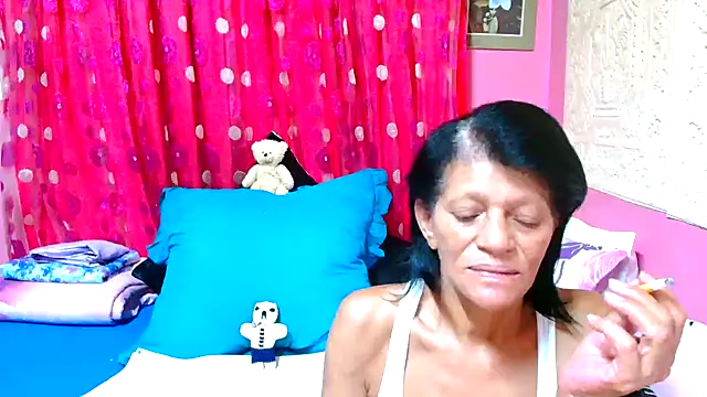Snapshot of SLUTTYROXY chatting on February 2025 01:22:01 AM SLUTTYROXY online show from February 2025 01:22:01 AM