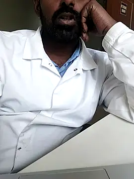 Snapshot of honeyboy4aunty chatting on March 2025 06:00:02 AM honeyboy4aunty online show from March 2025 06:00:02 AM