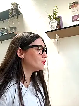 Snapshot of loveuu-bae chatting on January 2025 05:51:02 PM loveuu-bae online show from January 2025 05:51:02 PM