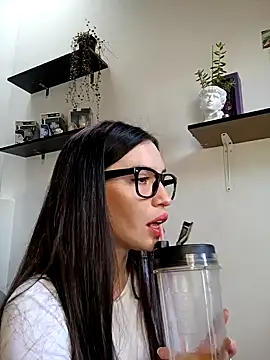 Snapshot of loveuu-bae chatting on January 2025 09:06:01 PM loveuu-bae online show from January 2025 09:06:01 PM