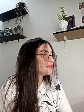 Snapshot of loveuu-bae chatting on March 2025 10:10:02 PM loveuu-bae online show from March 2025 10:10:02 PM