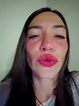 Snapshot of loveuu-bae chatting on September 2025 12:11:01 AM loveuu-bae online show from September 2025 12:11:01 AM