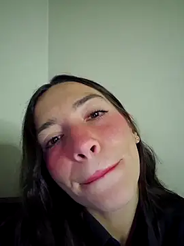 Snapshot of loveuu-bae chatting on October 2025 12:42:02 AM loveuu-bae online show from October 2025 12:42:02 AM