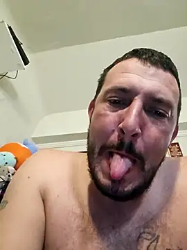 UncutHammer69 online show from October 2025 07:05:02 PM