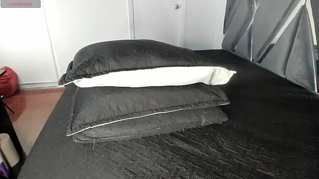 moonsweet1 online show from June 2026 06:46:02 PM