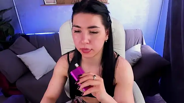 Snapshot of EmilyCandyy chatting on March 2025 12:32:02 PM EmilyCandyy online show from March 2025 12:32:02 PM
