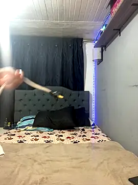 yanza2002 online show from October 2025 11:03:01 PM