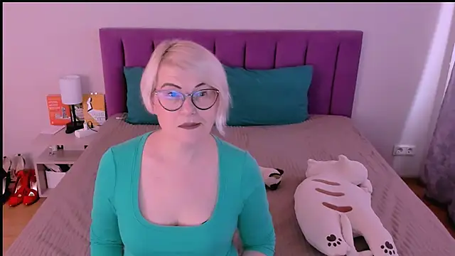 sabrinamacmarren online show from October 2025 09:31:01 AM