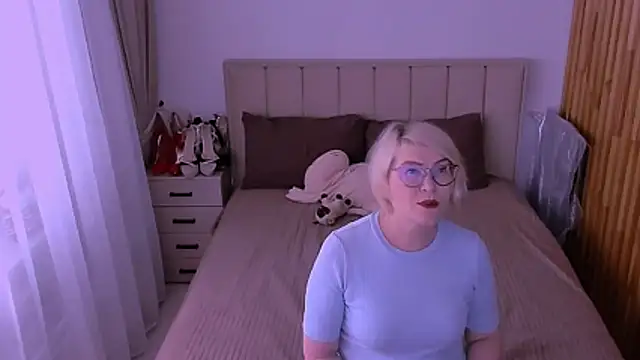 sabrinamacmarren online show from June 2026 12:47:02 PM