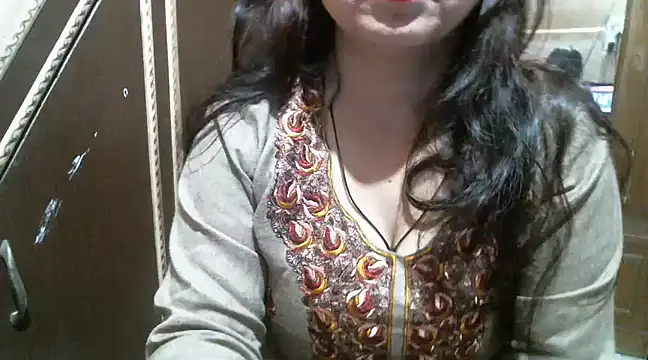 Snapshot of UrsMansi chatting on March 2025 11:49:02 PM UrsMansi online show from March 2025 11:49:02 PM
