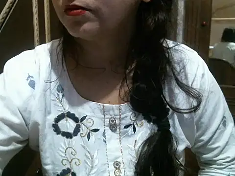 Snapshot of UrsMansi chatting on November 2025 04:34:02 AM UrsMansi online show from November 2025 04:34:02 AM