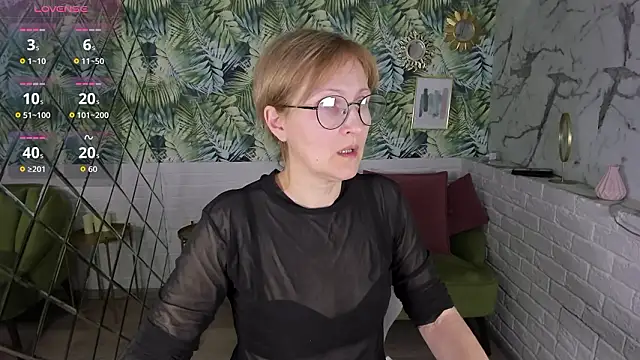 Snapshot of Paris_Cherry chatting on February 2026 06:22:02 PM Paris Cherry online show from February 2026 06:22:02 PM