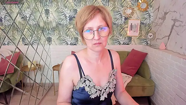 Paris Cherry online show from May 2026 06:04:01 PM