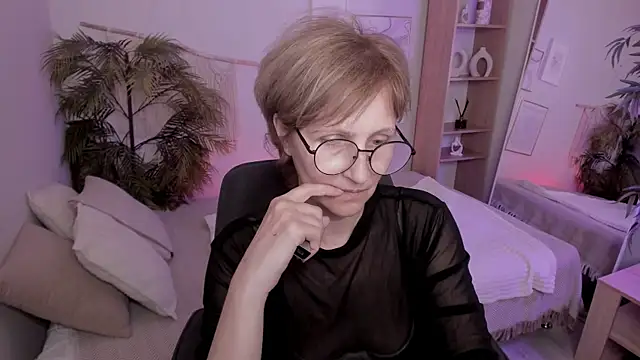 Paris Cherry online show from July 2026 06:45:02 PM