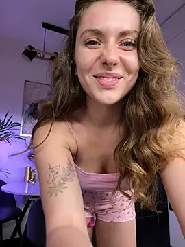 Snapshot of MariiD chatting on January 2025 04:29:02 PM MariiD online show from January 2025 04:29:02 PM
