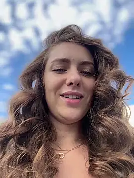 Snapshot of MariiD chatting on September 2025 06:57:02 AM MariiD online show from September 2025 06:57:02 AM