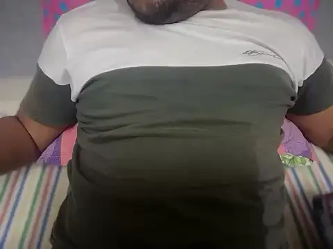 Snapshot of Randy642001 chatting on October 2025 01:25:01 PM Randy642001 online show from October 2025 01:25:01 PM