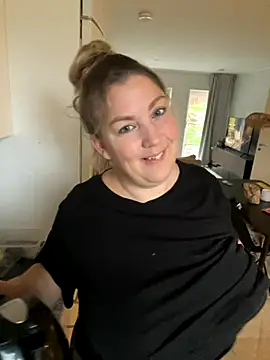 Anna Alexa online show from November 2025 07:20:02 AM