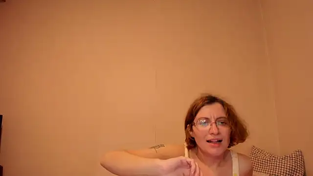 Snapshot of MarilynDream chatting on June 2026 09:06:01 PM MarilynDream online show from June 2026 09:06:01 PM