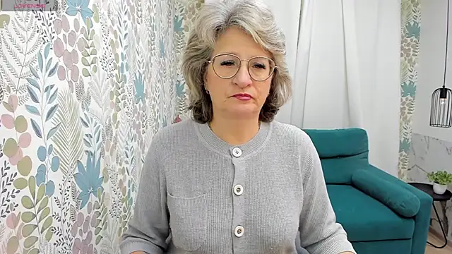 Snapshot of EvelynJoyful chatting on December 2024 05:15:01 AM EvelynJoyful online show from December 2024 05:15:01 AM