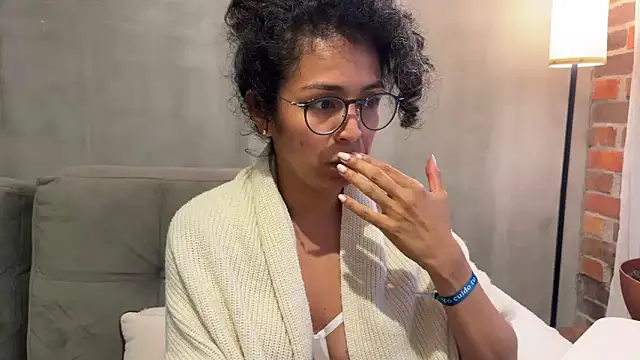 illaroom online show from October 2025 10:42:02 PM