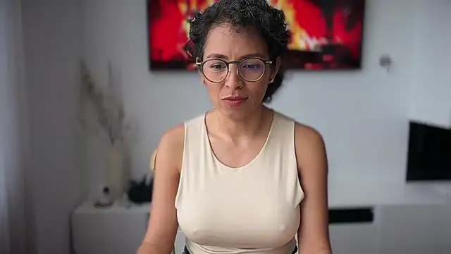 illaroom online show from April 2026 07:36:01 PM