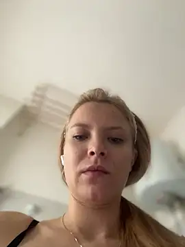 AnastasiaAniess online show from February 2026 10:27:01 AM