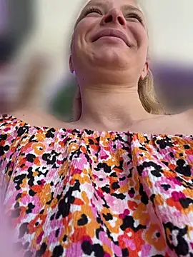 AnastasiaAniess online show from April 2026 01:24:01 PM