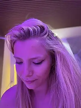 AnastasiaAniess online show from April 2026 08:57:02 PM