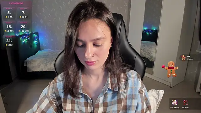 Snapshot of EllaFresh chatting on March 2026 05:08:02 AM EllaFresh online show from March 2026 05:08:02 AM