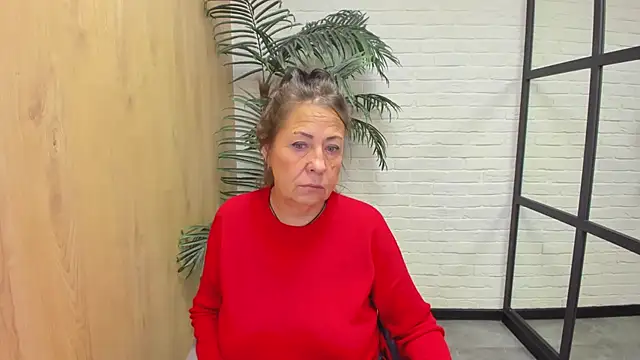 Snapshot of LindaPassionate chatting on September 2025 05:12:01 AM LindaPassionate online show from September 2025 05:12:01 AM