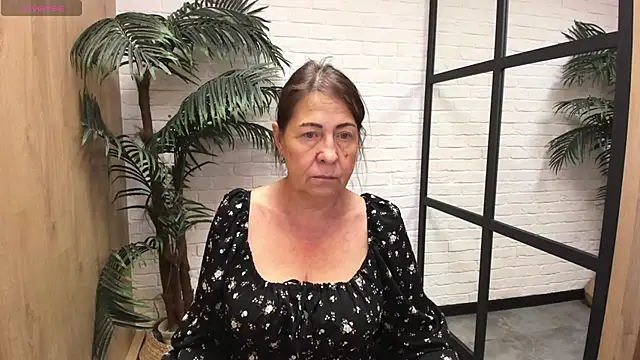 LindaPassionate online show from June 2026 01:10:02 PM