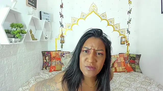 Snapshot of LadyNahir chatting on February 2025 02:25:01 AM LadyNahir online show from February 2025 02:25:01 AM