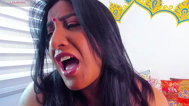 LadyNahir online show from August 2026 12:41:02 PM