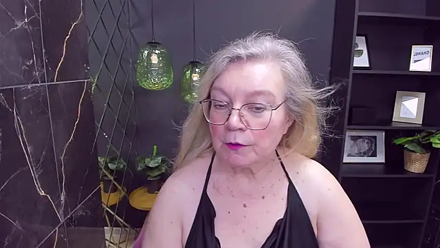 Snapshot of NataliMellow chatting on December 2024 01:17:01 PM NataliMellow online show from December 2024 01:17:01 PM