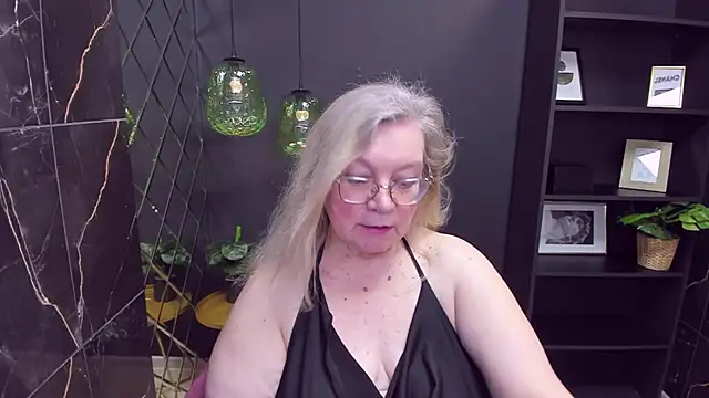 Snapshot of NataliMellow chatting on December 2024 04:20:01 PM NataliMellow online show from December 2024 04:20:01 PM