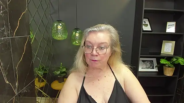 Snapshot of NataliMellow chatting on December 2024 01:00:02 PM NataliMellow online show from December 2024 01:00:02 PM