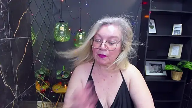 Snapshot of NataliMellow chatting on December 2024 04:25:02 PM NataliMellow online show from December 2024 04:25:02 PM