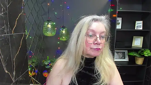 Snapshot of NataliMellow chatting on December 2024 04:21:01 PM NataliMellow online show from December 2024 04:21:01 PM