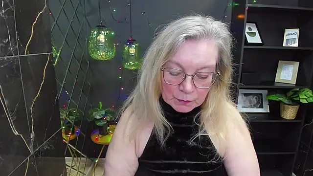 Snapshot of NataliMellow chatting on December 2024 04:19:02 PM NataliMellow online show from December 2024 04:19:02 PM