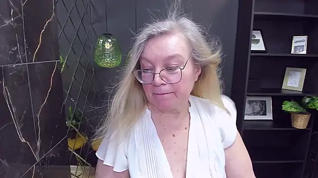 Snapshot of NataliMellow chatting on January 2025 07:37:01 PM NataliMellow online show from January 2025 07:37:01 PM