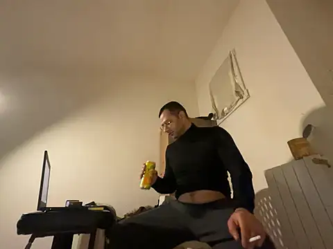 Snapshot of Enderson007 chatting on February 2026 04:00:02 PM Enderson007 online show from February 2026 04:00:02 PM