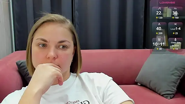 Snapshot of TataArdent chatting on February 2025 02:25:01 AM TataArdent online show from February 2025 02:25:01 AM