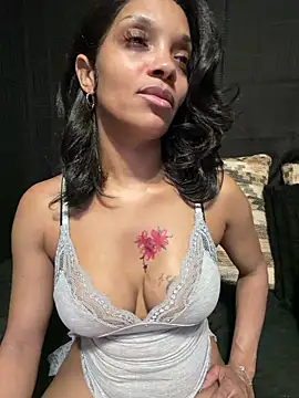Rakiyahcharms online show from June 2026 05:49:02 AM