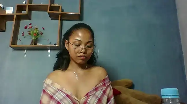 Snapshot of naya86 chatting on February 2025 09:37:01 AM naya86 online show from February 2025 09:37:01 AM