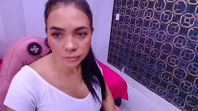Snapshot of sarakaisy chatting on March 2025 12:00:01 PM sarakaisy online show from March 2025 12:00:01 PM