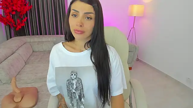 Snapshot of Sarah_Stone_ chatting on January 2025 01:32:01 AM Sarah Stone online show from January 2025 01:32:01 AM