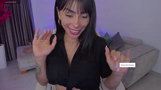 Snapshot of Sarah_Stone_ chatting on January 2025 10:34:02 PM Sarah Stone online show from January 2025 10:34:02 PM